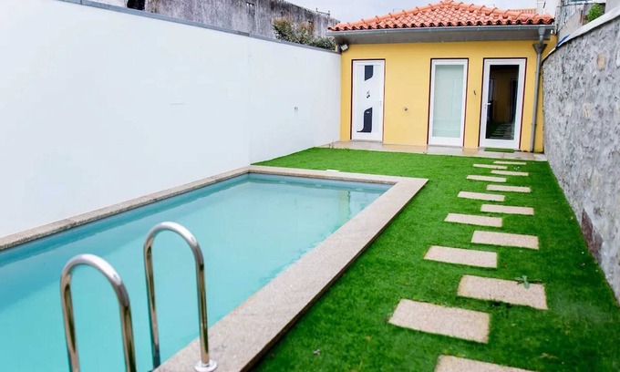 Monserrate Apartment | Homerez - Spacious apartment in Viana do Castelo 80 m² with shared pool