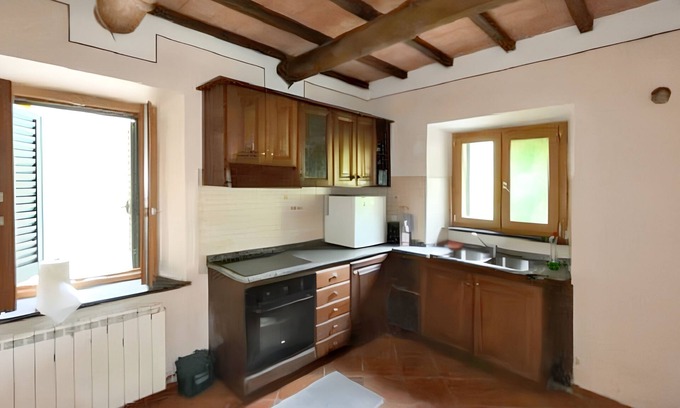 Gallicano House | Homerez - Spacious House in Gallicano with Sauna