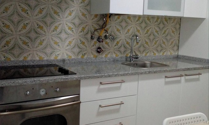 Peniche de Cima House | Homerez - Spacious House in Peniche with Balcony