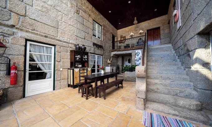 Irivo Villa | Homerez - Spacious villa with private pool in Penafiel