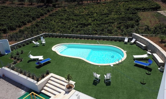 Alcamo Villa | Homerez - Spacious villa with sea and mountain views in Alcamo