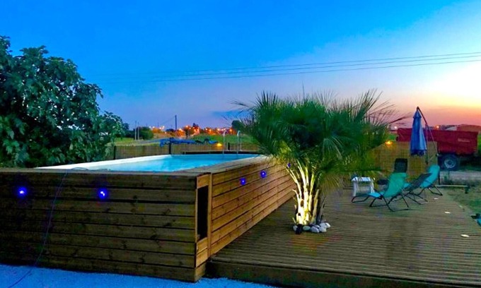 Saint-Jory Apartment | Homerez - Studio for 4 ppl. with shared pool, garden and terrace at Saint-Jory