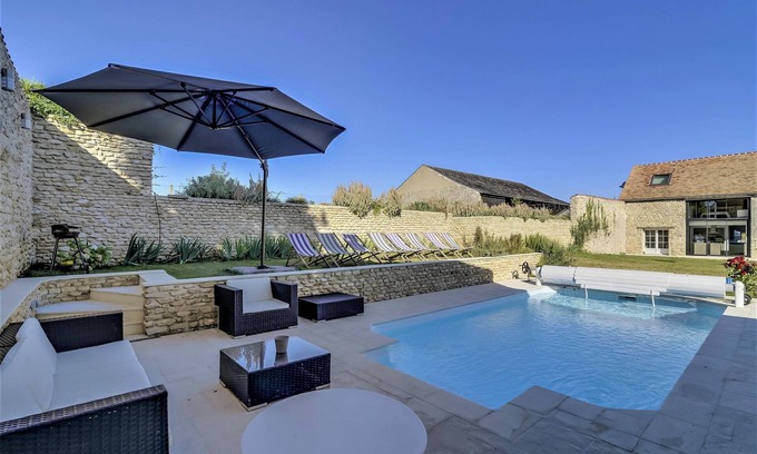 Amponville Villa | Homerez - Villa with Pool and Garden in Amponville