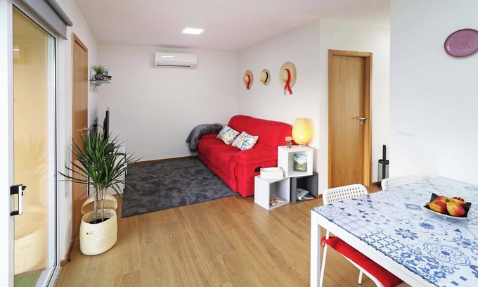 Barcelos House | Homerez - Welcoming House in Medros, Terrace, and Garden