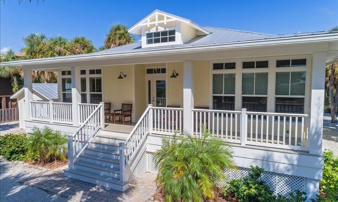 Golden Beach House | Homes- 231 Wheeler