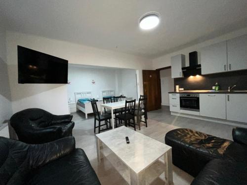Bergisch Gladbach Apartment | HomesNRW - 2OG/City/Messe