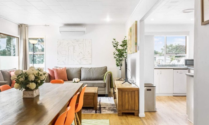 Clover Park House | Homespun Haven 4 BR with Parking and Patio