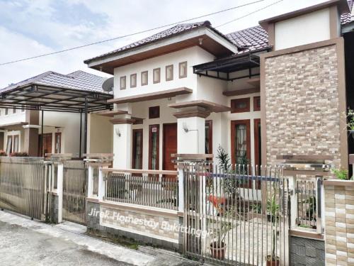 Bukittinggi House | Homestay Bukittinggi