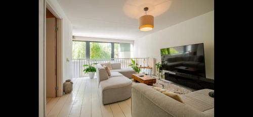 Nieuw-West House | Homestay Properties