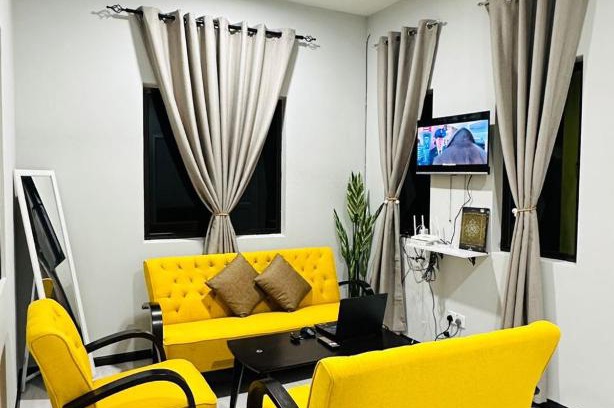 Mersing House | Homestay Rumah Kuning