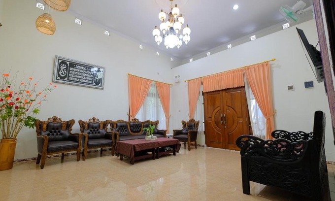 Bangunjiwo House | Homestay Syariah Zahroh 2