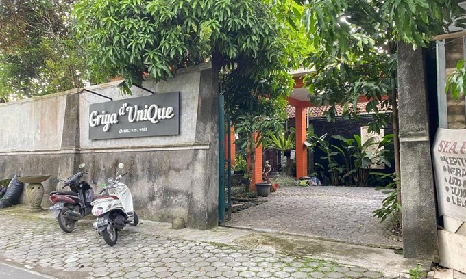 Colomadu Villa | Homestay Villa Unique Solo