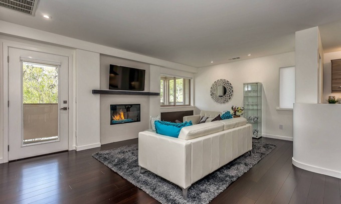 Walnut Creek Condo | Homestead Executive Living