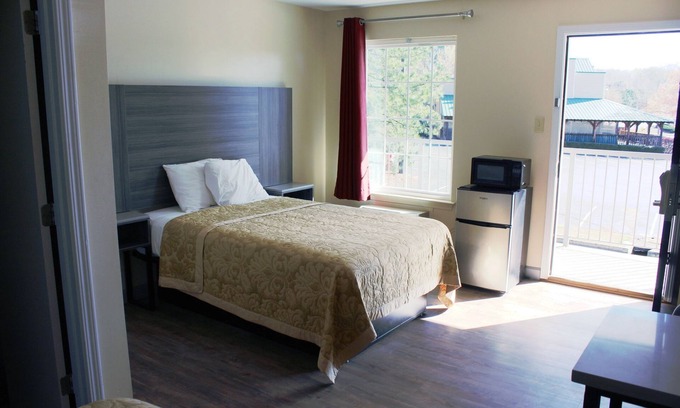 Canton Hotel | Homestead Inn