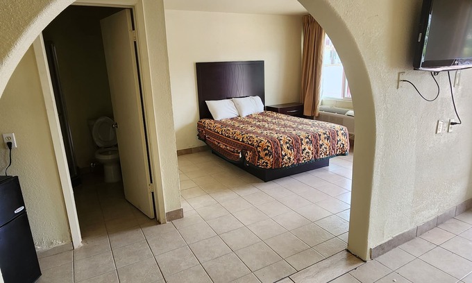 Mesquite Hotel | HomeTown Inn and Suites