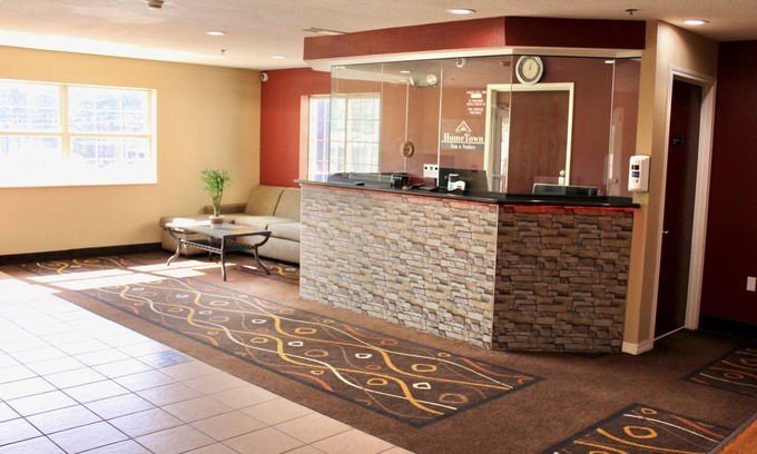 Longview Hotel | HomeTown Inn & Suites