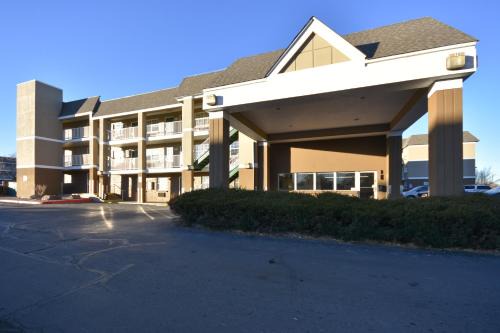 Eiber Hotel | HomeTowne Studios by Red Roof Denver - Lakewood West