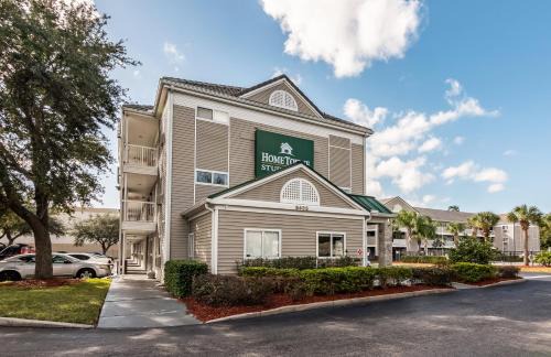 Orlando Hotel | HomeTowne Studios by Red Roof Orlando South