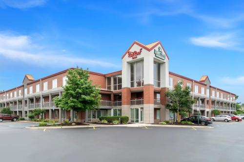 Auburn Hills Hotel | HomeTowne Studios by Red Roof Auburn Hills