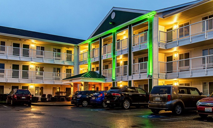 Puyallup Hotel | HomeTowne Studios Tacoma - Puyallup