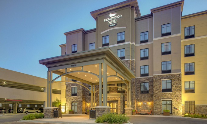 Milwaukee Hotel | Homewood Suites by Hilton Wauwatosa Milwaukee