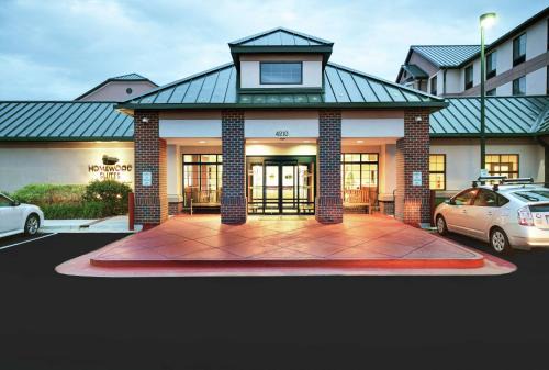 Gateway Hotel | Homewood Suites by Hilton Denver International Airport