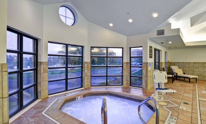 Fox Valley Hotel | Homewood Suites by Hilton Aurora Naperville