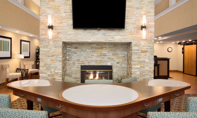 Maumee Hotel | Homewood Suites Toledo Maumee