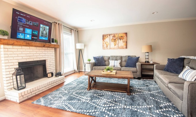 Homewood House | Homewood Townhome-2.5 Baths/King Beds/Free Parking