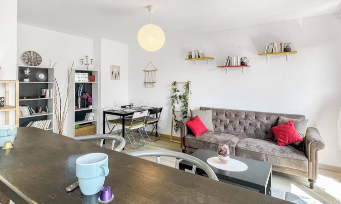 Annemasse Apartment | Homey Boheme - Close to train station and downtown