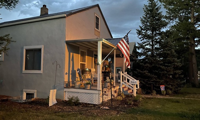 Hot Springs Cottage | Homey Cottage- Close to Attractions- 3 bedrooms- Sleeps 10-13