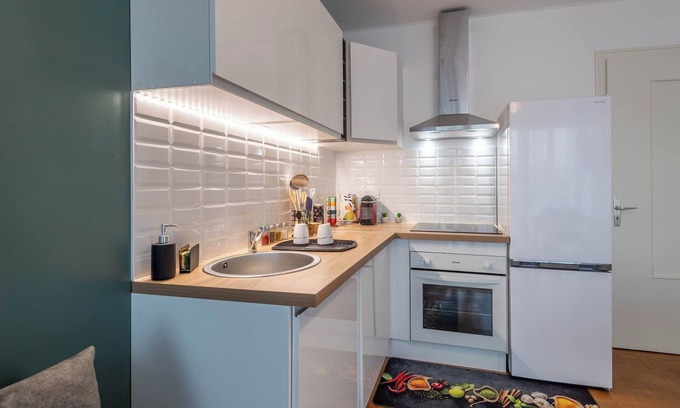 Annemasse Apartment | Homey Lotus - Near train station/Private balcony