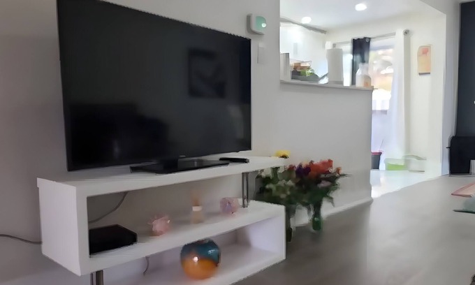 East Credit House | Homey Time near Square One Mall