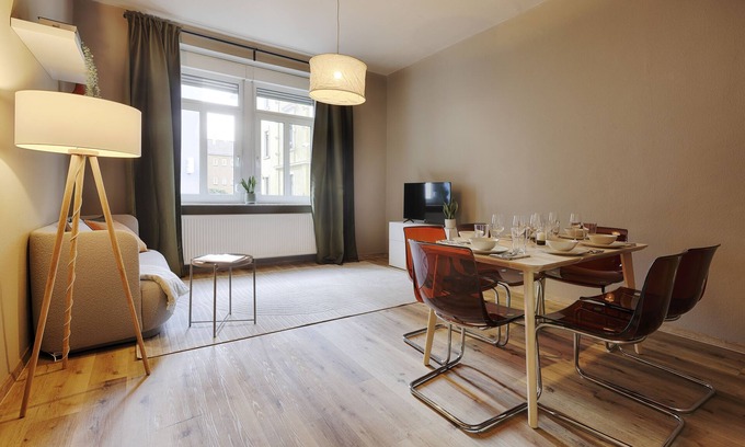 Grombuhl Apartment | homie stay Schiestlstraße - Moderne Altbauapartments, Nahe Stadtzentrum & Weinberge