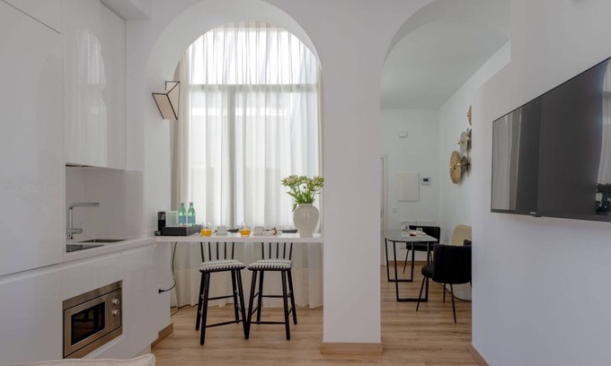 Distrito Centro Apartment | Hommyhomme Coliseum 103