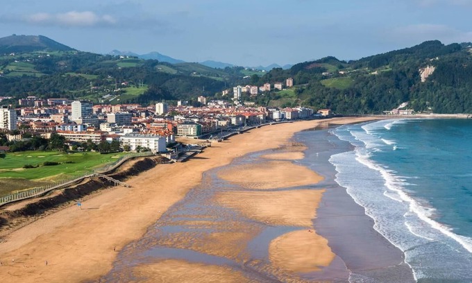 Zarautz Apartment | Hondartza, Apartamento en Primera Línea de Playa en Zarautz