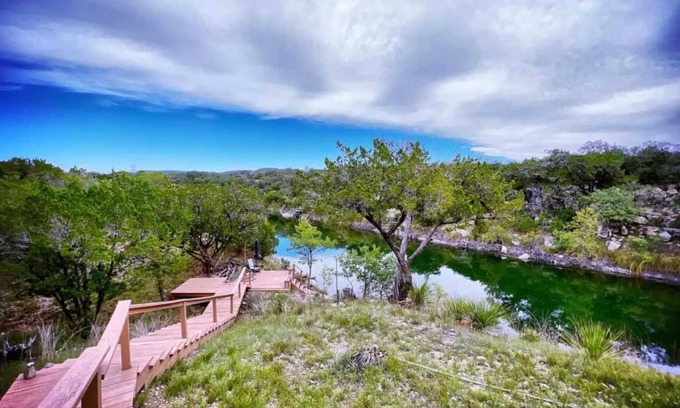 Tarpley Cabin | Hondo Creek Hideaway