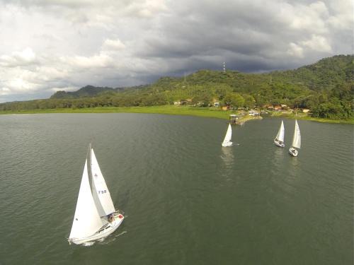 Sector Lago de Yojoa Hotel | Honduyate