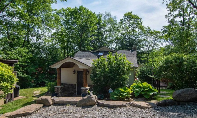 Honeoye House | Honeoye Haven: Family Retreat on Honeoye Lake