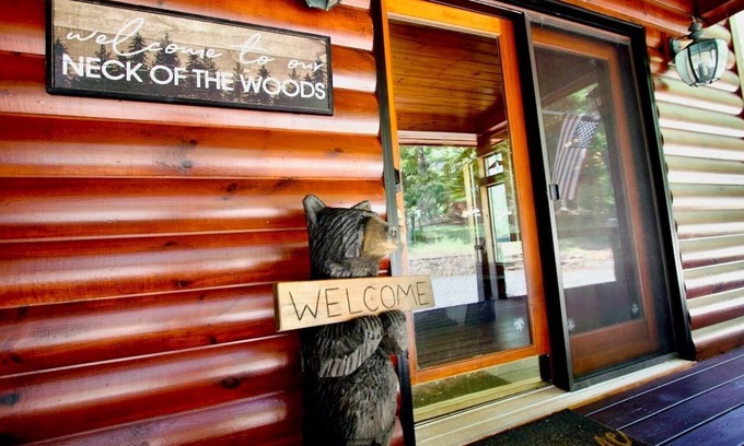 My Mountain Cabin | Honey Bear Hideaway - Mountain Views - Paved Roads - Pup Friendly - Cozy - WIFI