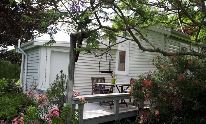 Katikati Cottage | Honey Fields Cottage, a little piece of paradise!