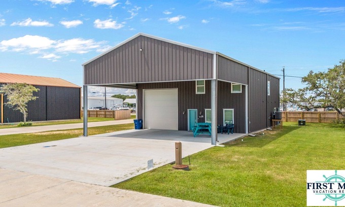 Port O Connor House | HONEY HOLE Family Fishing - Pets Add Fees