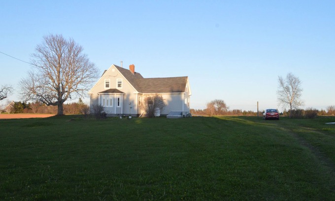 Red House House | Honey Tree Cottage