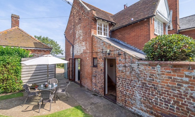 Falkenham Cottage | Honeypot Cottage, Falkenham