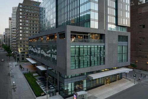 Quartier des Spectacles Hotel | HONEYROSE Hotel, Montreal, a Tribute Portfolio Hotel