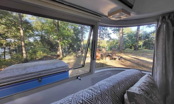 Cassville House | Honeysuckel Hideout-Glamping Airstream-Lake front, intended for adults only