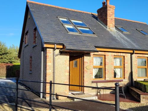 Maghera Apartment | Honeysuckle Cottage - Newcastle, Northern Ireland