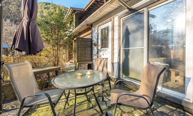 Seo House | Hongcheon Fiction House Pension
