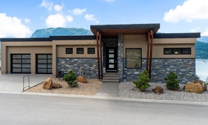 Sicamous House | Hooked Lakehouse perched over Mara Lake