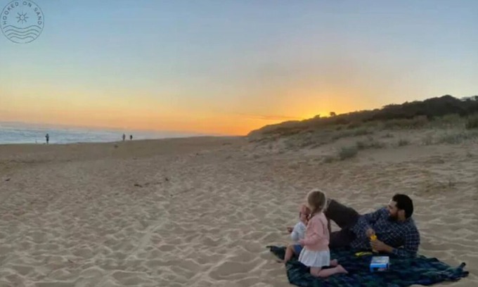 Lake Tyers Beach House | HOOKED ON SAND - 🎣 Fish 🌊 Swim 🏄🏻‍♀️ Surf 🏝 Relax